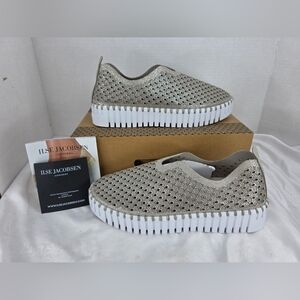 Ilse Jacobsen HORNBAEK  Silver Tulip Slip-On Sneaker  40, 9 to 9.5